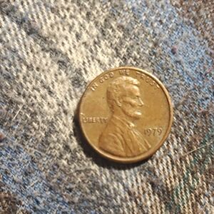 (Error) 1979 American Penny Off Center